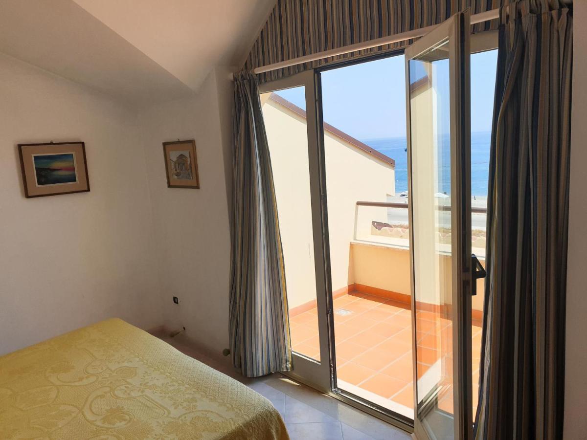 Casa Vacanze Umberto I Бова Марина Екстериор снимка