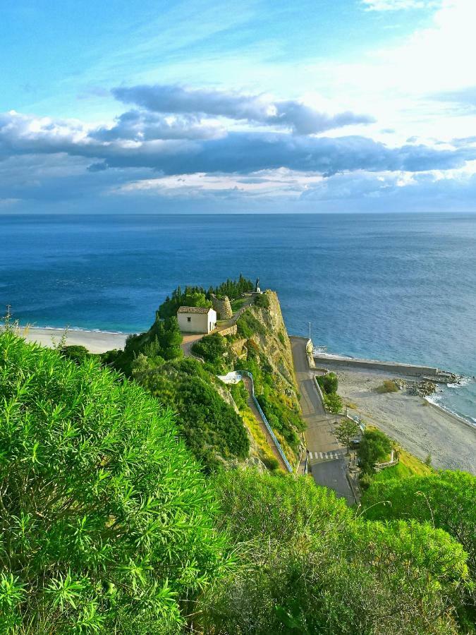Casa Vacanze Umberto I Бова Марина Екстериор снимка